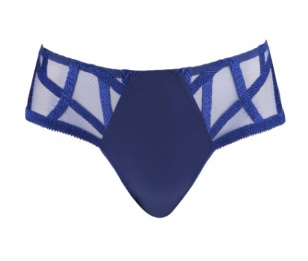 lagoon-embourg-louisa bracq-serie bleu saphir shorty